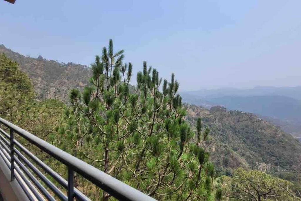 Вилла Pine Peak Касаули Экстерьер фото